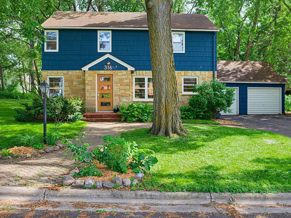 1st image of 316 1st Ave NW