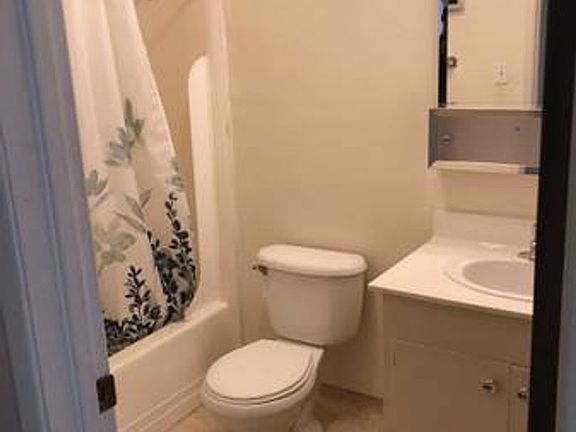 3rd image of 2540 Benvenue Ave APT 201