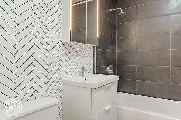 Rented by MySpaceNYC | media 24