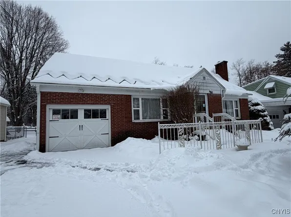 106 Church Pkwy, North Syracuse, NY 13212