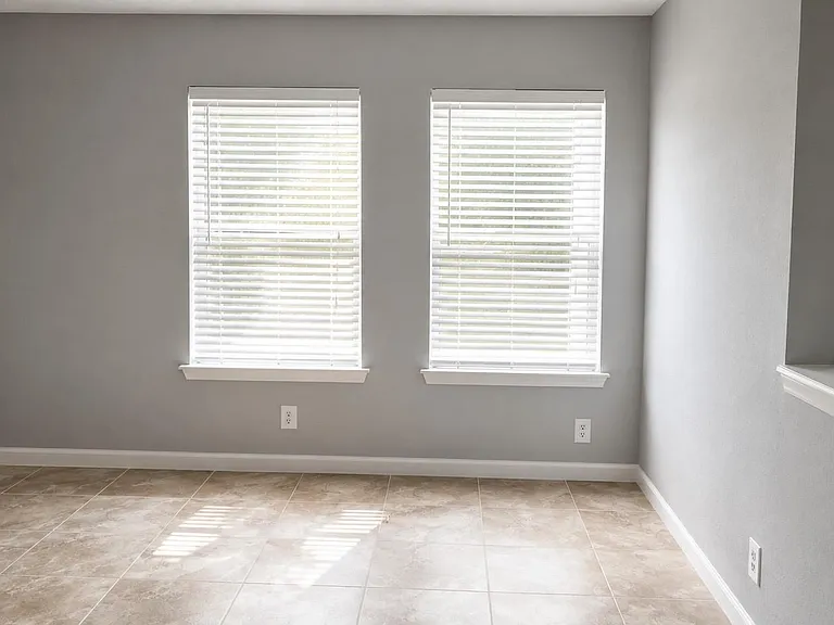 12815 Venice Ln — Photo 6