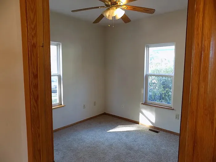 216 N Fern St — Photo 8