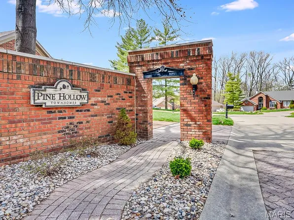 6 Pine Hollow Ct, Edwardsville, IL 62025
