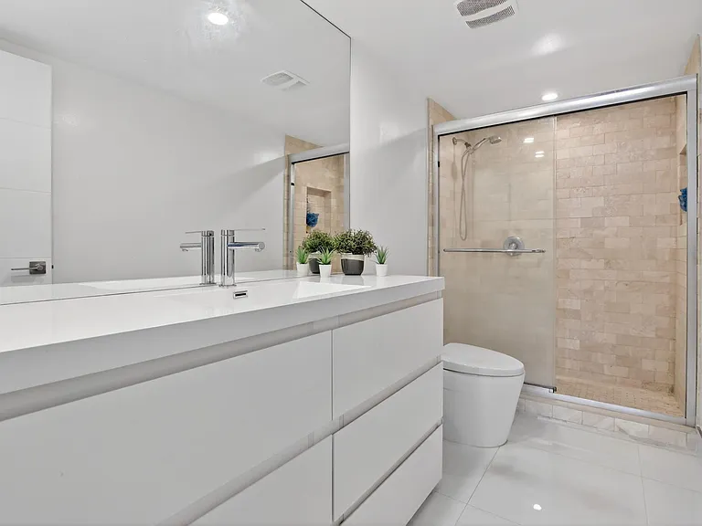 1170 N Federal Hwy #501 — Photo 36