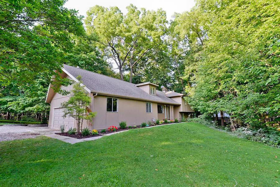 5980 Edgewood Cir photo 1