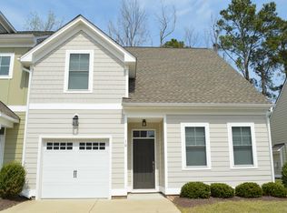 10 Village Park Ln, Poquoson, VA 23662