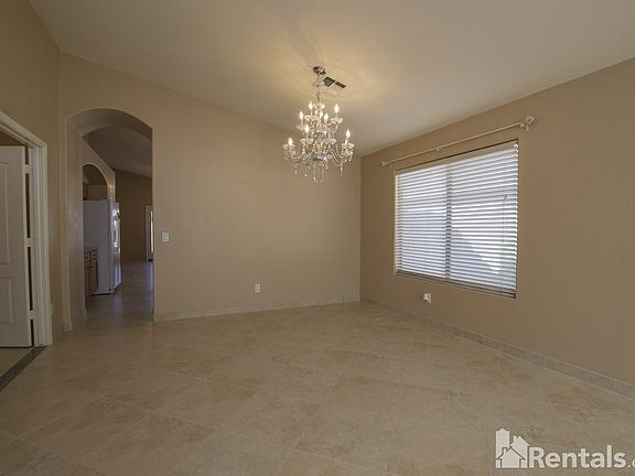 4th image of 4832 E Cherry Hills Dr