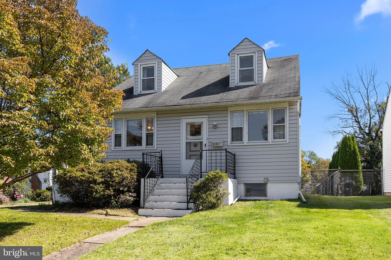 1707 Linden Ave photo 1