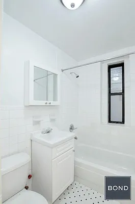 Rented by Bond New York | media 17