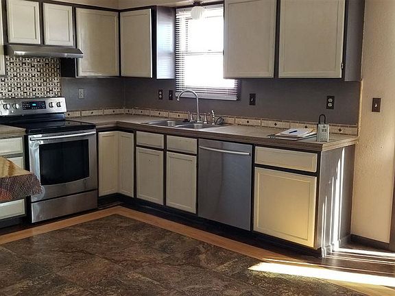3rd image of 7208 Wedgewood Dr