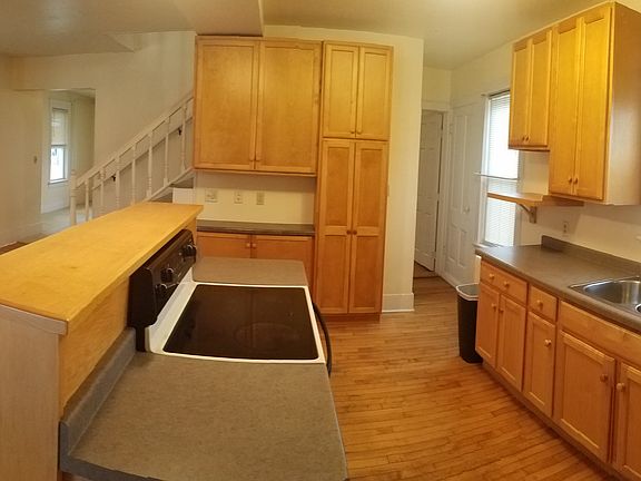 5th image of 216 S Fond Du Lac Ave