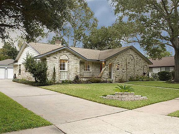  This is your driveway to your detached 2 car garage!