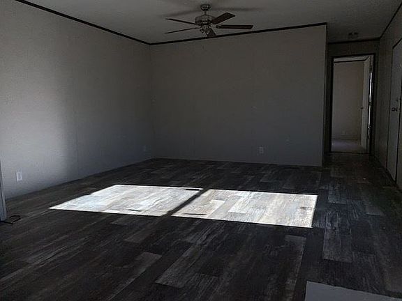 4th image of 10 Sweetwater Way #142