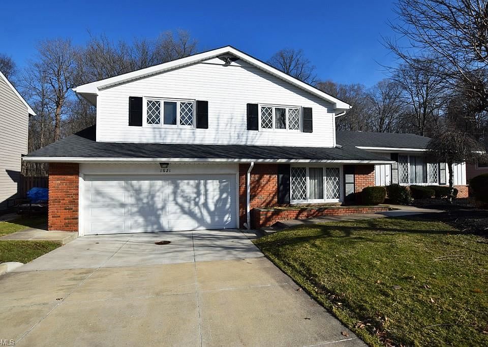 1st image of 1621 Windsor Dr