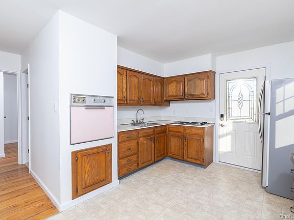 3rd image of 3 Exeter Road