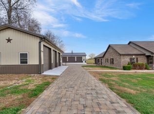 1065 Parkhurst Rd, McMinnville, TN 37110