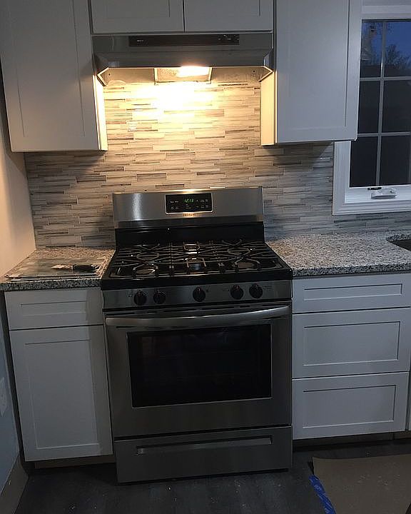 2nd image of 479 Main St