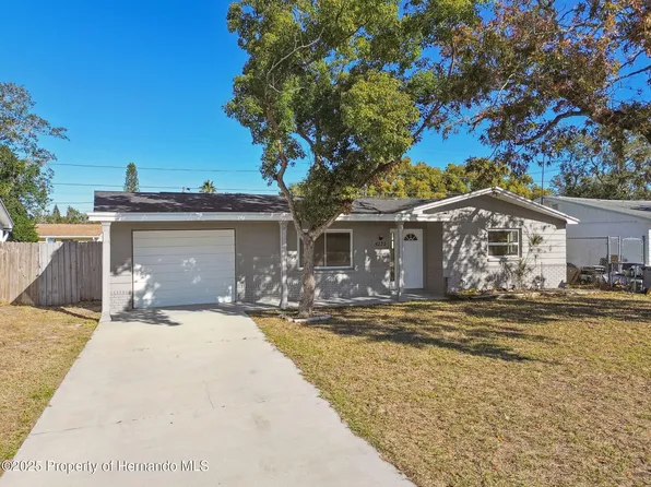 4233 Oakfield Ave, Holiday, FL 34691