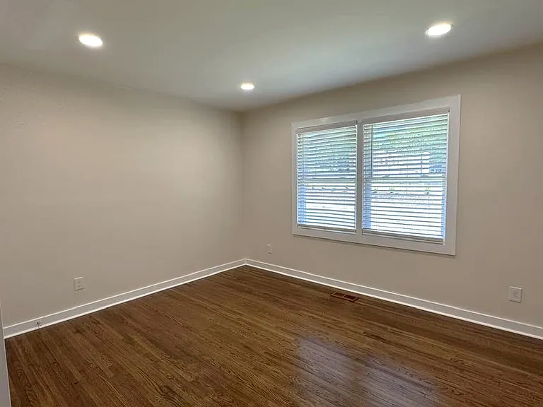 19612 Oak St #3 — Photo 9