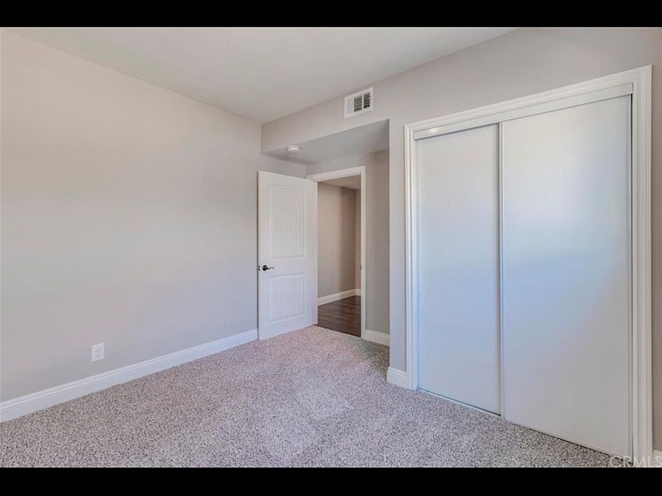 2nd image of 5944 Rose Ave #5