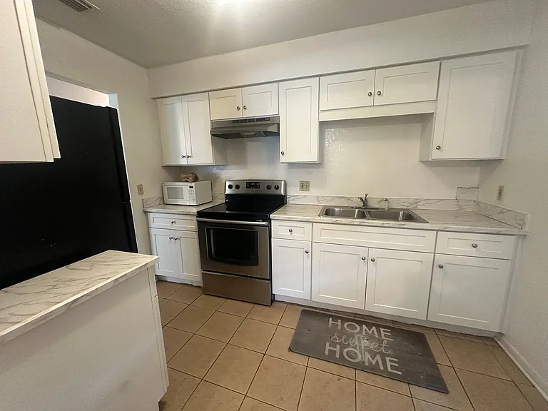 1510 Laurel St — Photo 6