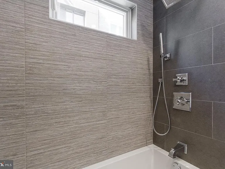 716 S Sartain St #2 — Photo 14