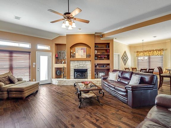 5th image of 2812 Country Glen Ln