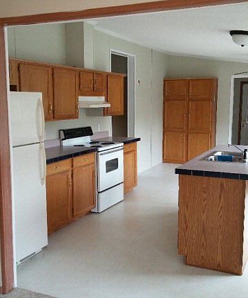 4th image of 11 Lobdell Ln