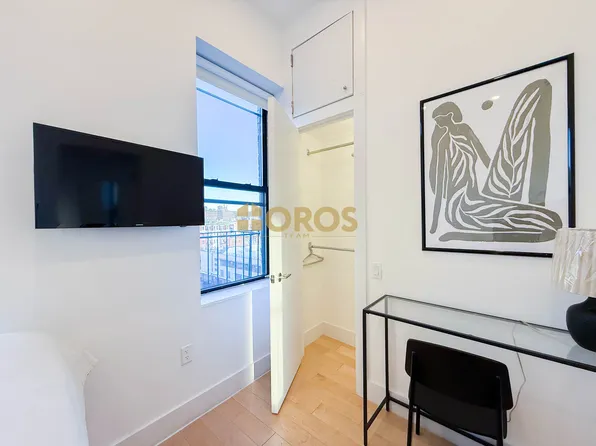 322 East 11th Street image 8 of 14