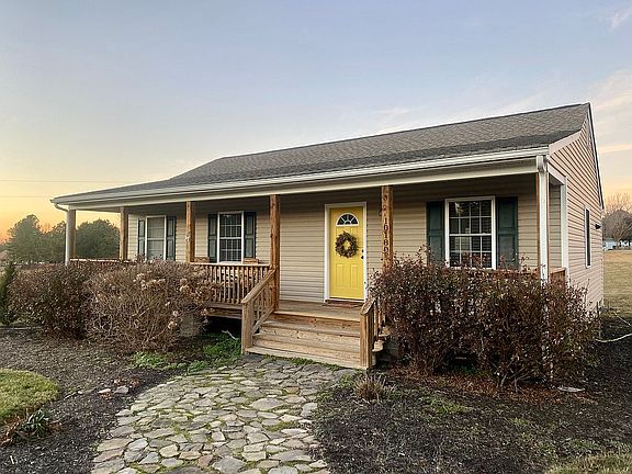 3rd image of 10180 Peachtree Ln