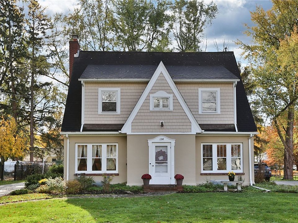 1st image of 134 W Charlotte Ave