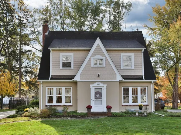 134 W Charlotte Ave, Palmyra, NY 14522