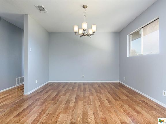 5th image of 5142 Village Row
