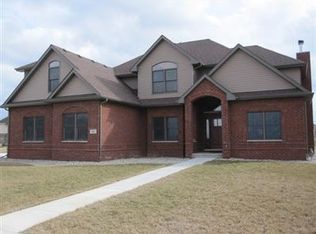 990 Granite Dr, Manteno, IL 60950