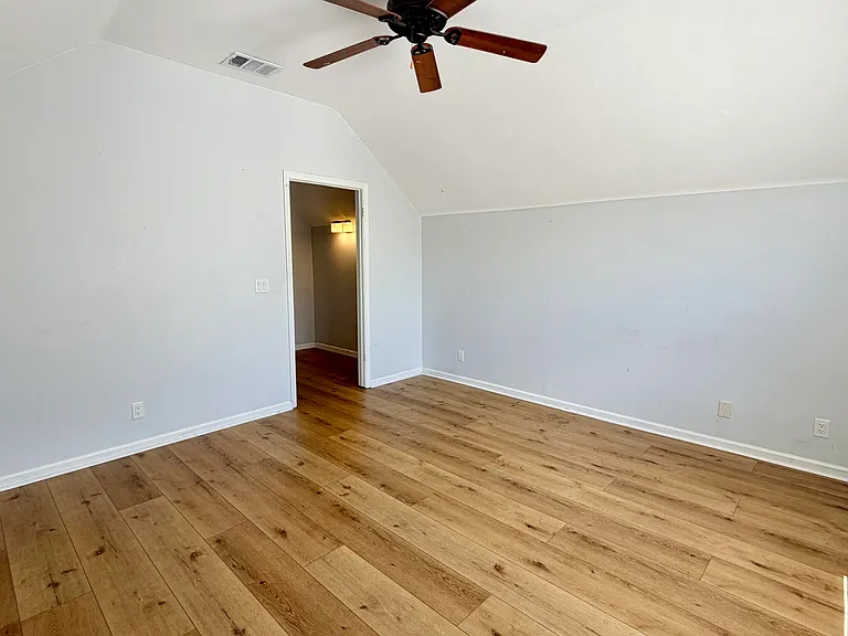 6048 Garrett St — Photo 30
