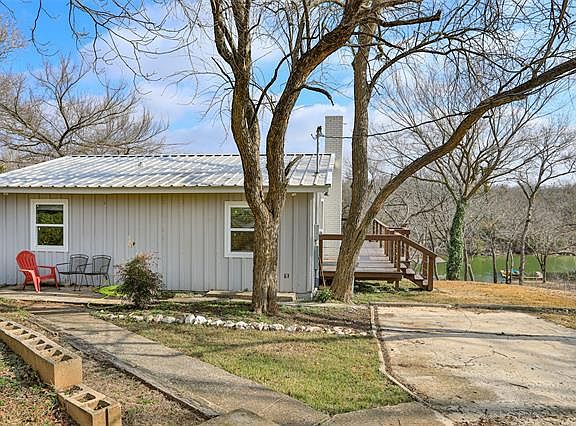 2nd image of 110 Falls Creek Cir