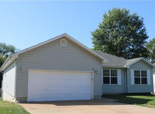 610 16th Ave N, Greenwood, MO 64034