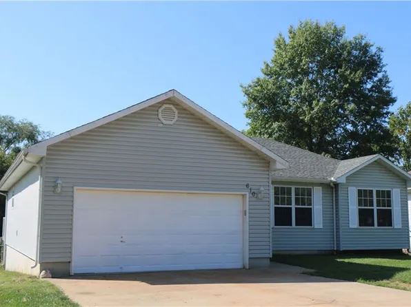 610 16th Ave N, Greenwood, MO 64034