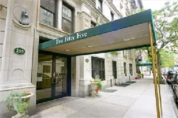 Sold by Corcoran | media 25