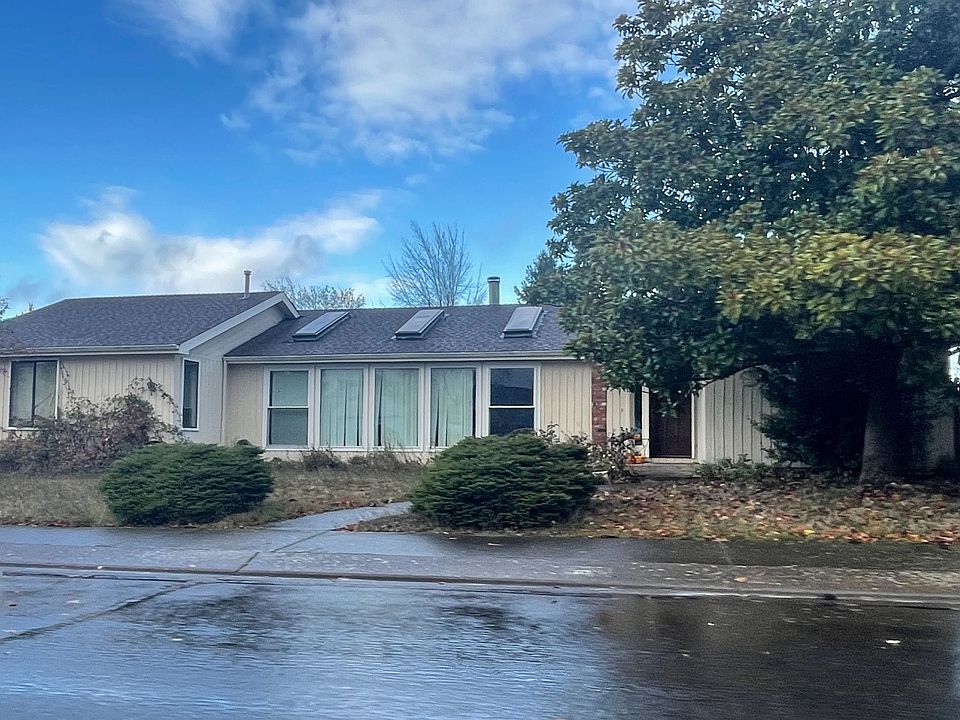 2nd image of 2771 Moraga Ave SE
