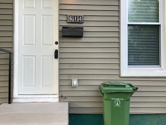 2nd image of 614 Maude Ave