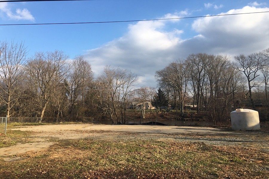 1st image of 26-28 Lakeview Dr