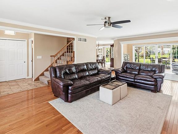 5th image of 16754 Clayton Rd