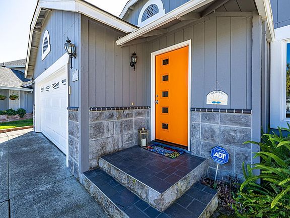 4th image of 1301 Megan Place