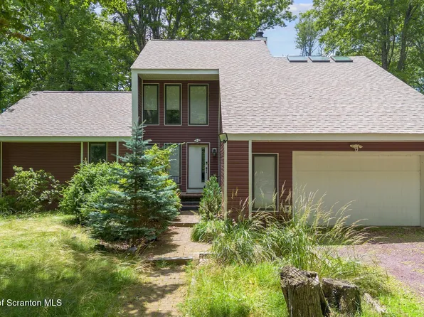 3217 Beech Ridge Dr, Pocono Summit, PA 18346