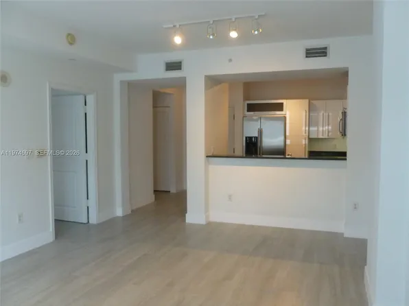 7350 SW 89th St APT 807S, Miami, FL 33156
