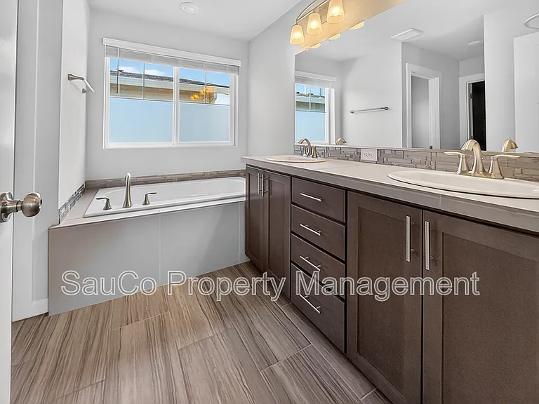 3909 SE Zircon Ln — Photo 12