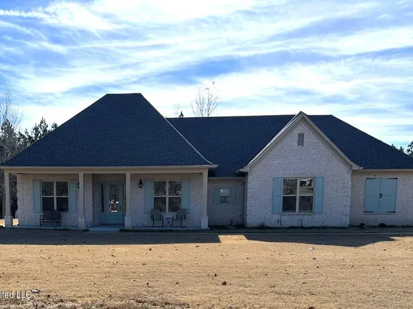 610 Lloyds Ln, Nesbit, MS 38651