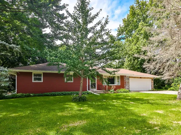 8684 Yosemite Dr, Byron, IL 61010