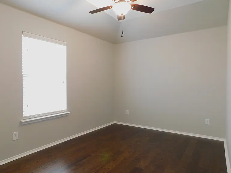 14904 Riverside Dr — Photo 21